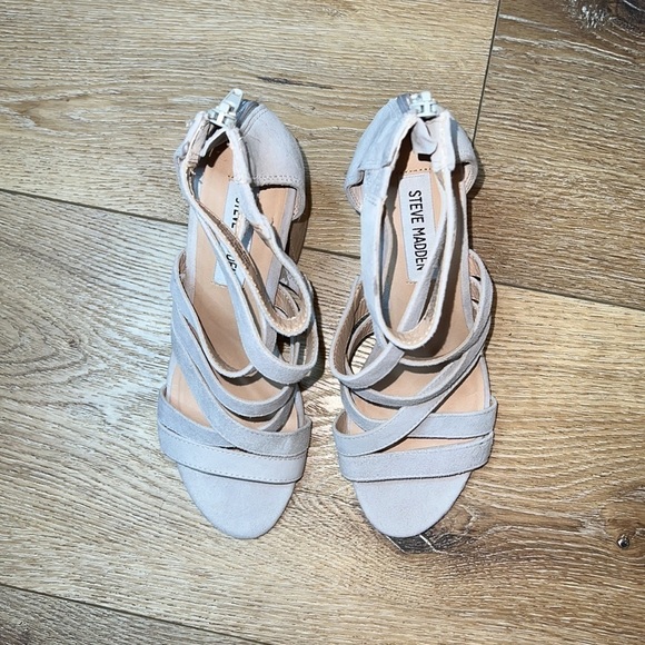 Steve Madden July Light Gray Suede Cage Sandals Size 5.5M - Picture 3 of 9